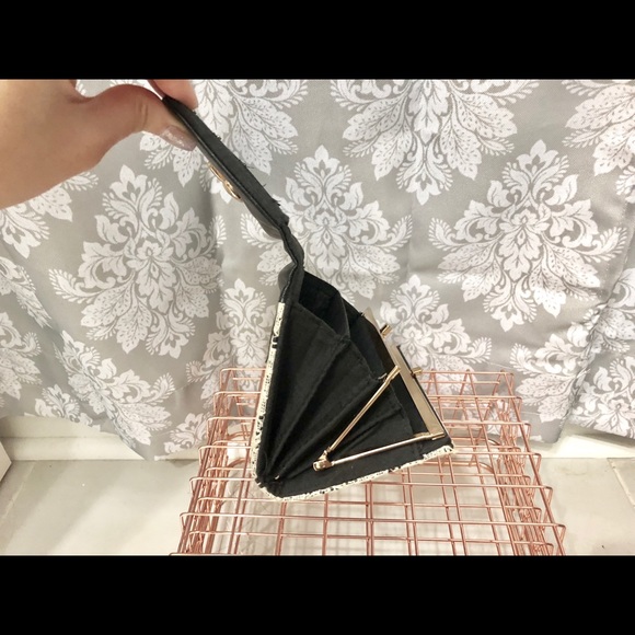 Charlotte Russe Lace wallet - Picture 3 of 4